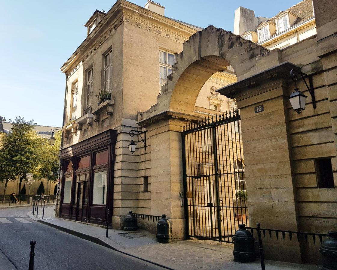 Assia & Nathalie - Luxury B&B Marais パリ エクステリア 写真