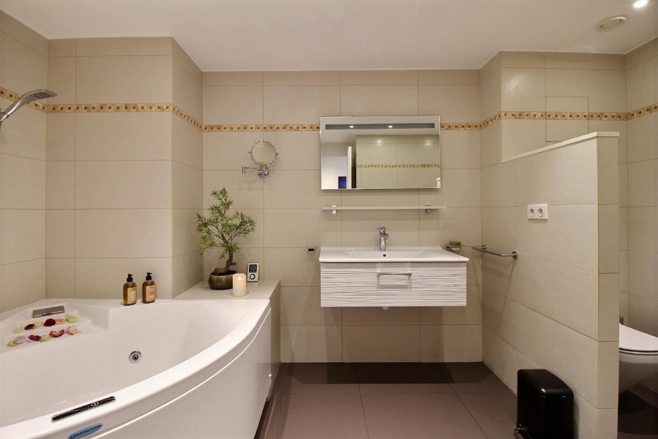 Assia & Nathalie - Luxury B&B Marais パリ エクステリア 写真
